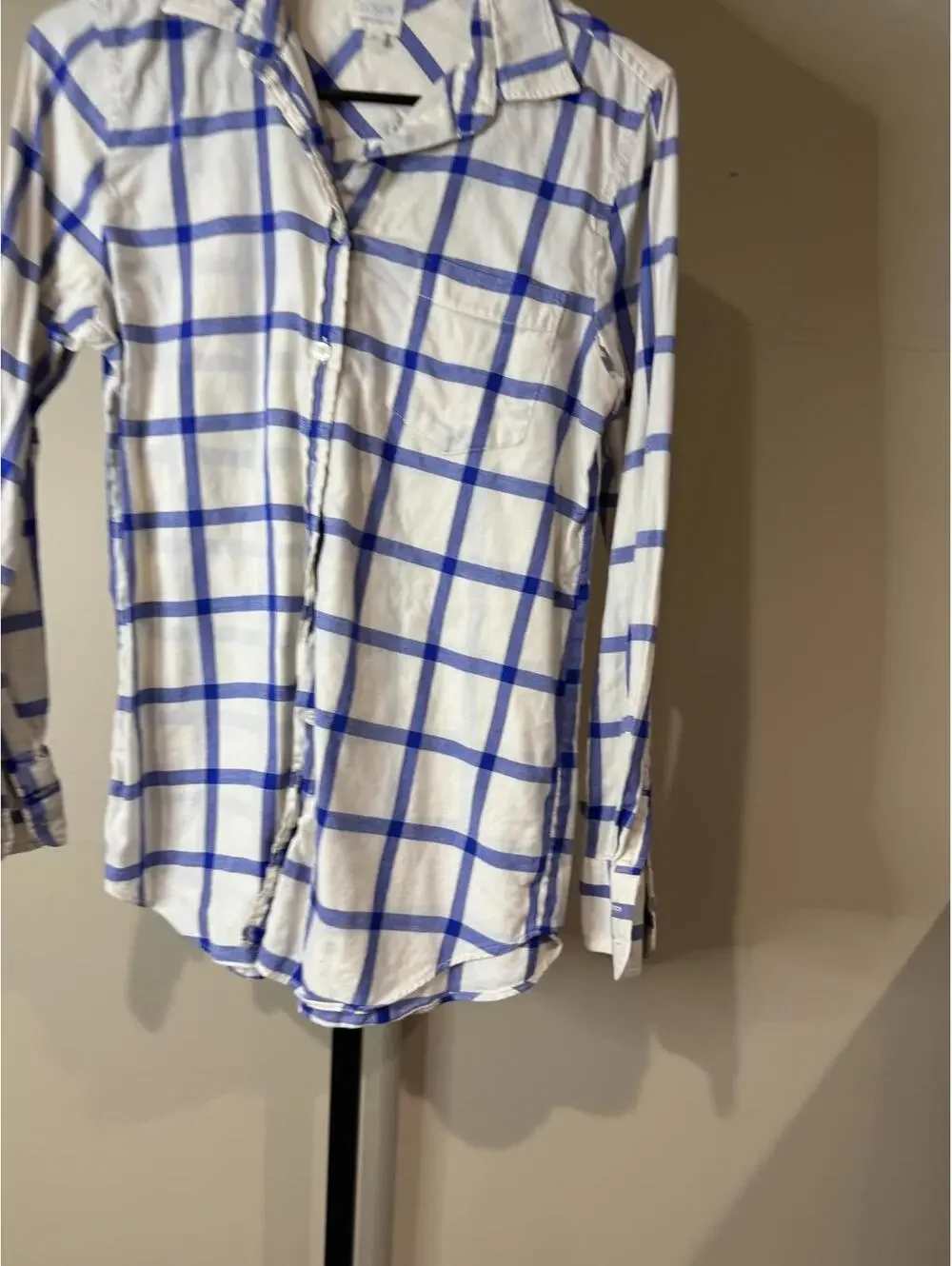 J.Crew Women's White and Blue Checkered Button-Up Shirt XS Boyfit